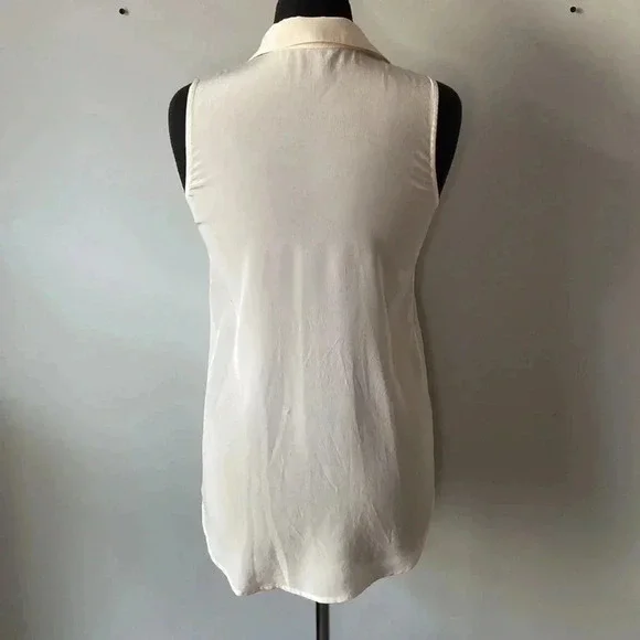 Teenflo| Sleeveless  Blouse - Picture 3 of 4
